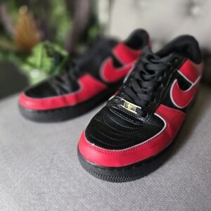 Nike Air Force 1 Low ‘82 Black/Red Men’s Size 7.5 | Classic Retro Style